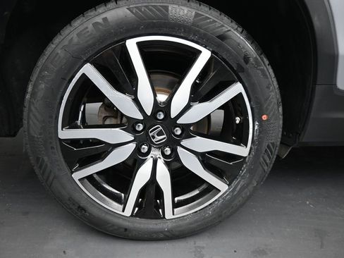 Used 2022 Honda Pilot Touring image 10