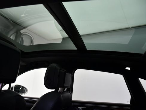 Certified 2024 Porsche Macan AWD/4WD image 17