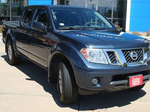 Used 2021 Nissan Frontier SV w/ SV Utility Package image 3