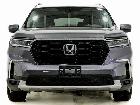 Used 2025 Honda Pilot Elite image 2