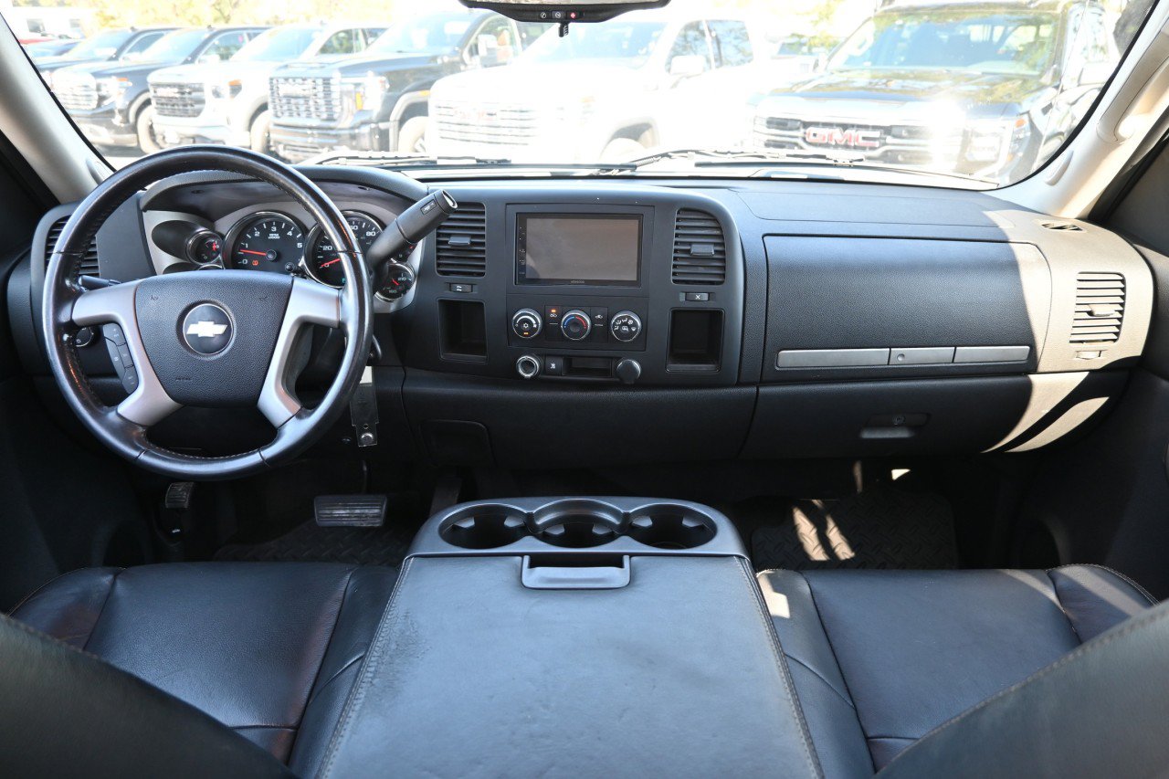 Used 2009 Chevrolet Silverado 1500 LT w/ Texas Edition RWD image 7