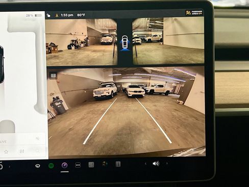 Used 2025 Tesla Model Y Performance image 10