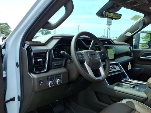 New 2026 GMC Sierra 2500 Denali w/ Denali Reserve Package AWD/4WD image 7