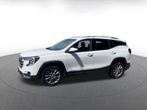 Used 2024 GMC Terrain SLT AWD/4WD image 8