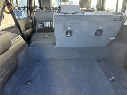 Used 2025 Jeep Wrangler Unlimited Sahara w/ Safety Group image 16