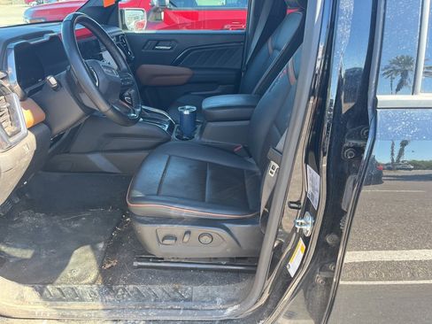 Used 2024 GMC Canyon AT4 w/ AT4 Premium Package image 7