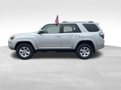 Used 2022 Toyota 4Runner SR5 image 30