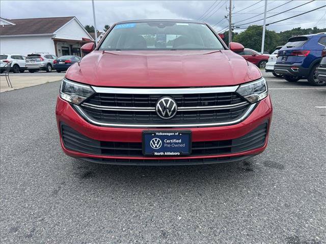 Certified 2023 Volkswagen Jetta SE w/ Panoramic Sunroof Package FWD image 2