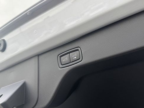 New 2025 Porsche Macan 4S Electric image 36