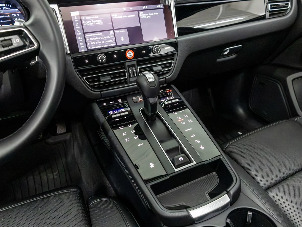 Certified 2026 Porsche Macan AWD/4WD image 16
