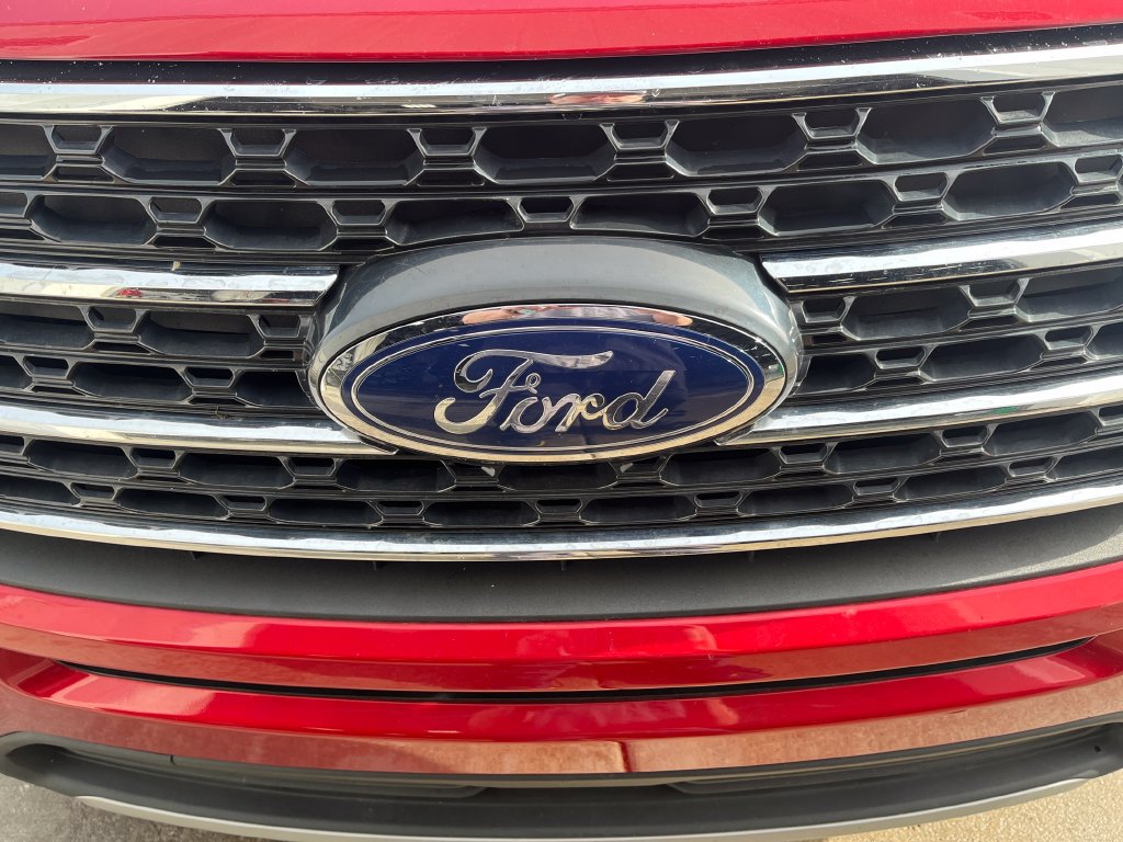 Used 2024 Ford Explorer XLT w/ Equipment Group 202A AWD/4WD image 34