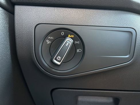 Used 2024 Volkswagen Tiguan SEL R-Line image 31