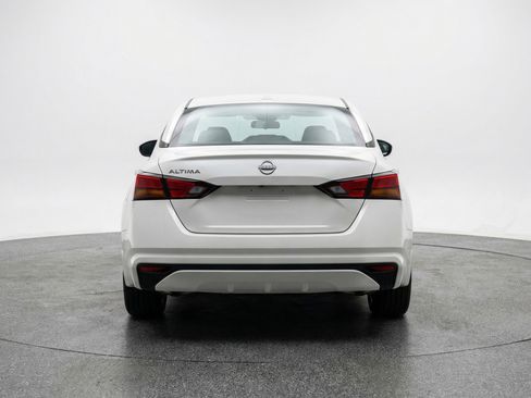 Used 2025 Nissan Altima 2.5 SV image 7