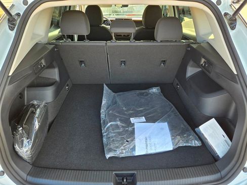 Used 2025 Volkswagen Tiguan S AWD/4WD image 11