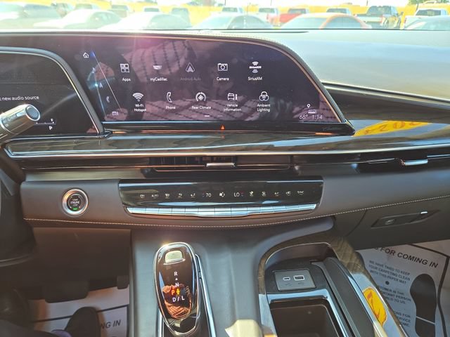 Used 2024 Cadillac Escalade ESV Premium Luxury Platinum AWD/4WD image 24