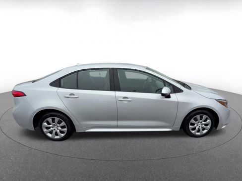 Used 2025 Toyota Corolla LE image 16