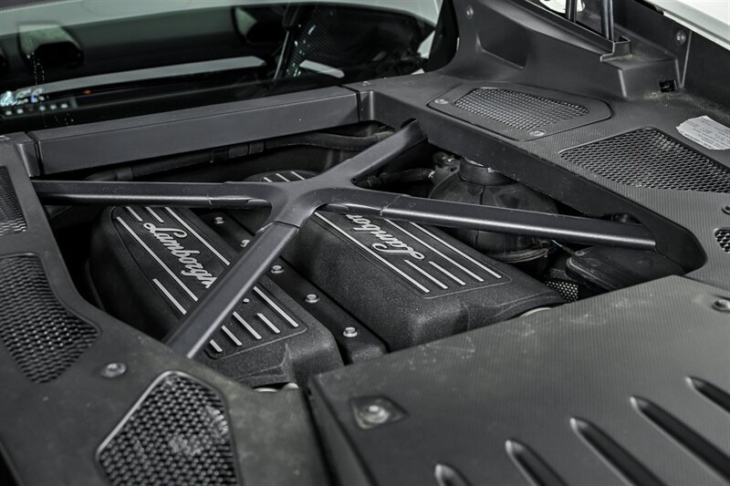 Used 2016 Lamborghini Huracan LP 580-2 RWD image 12