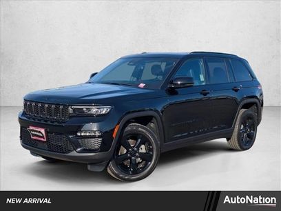 Used 2025 Jeep Grand Cherokee Limited w/ Black Appearance Package