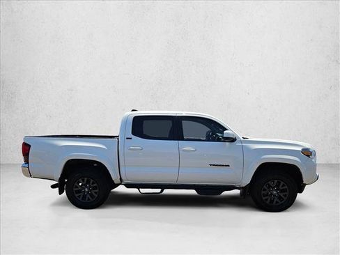 Used 2022 Toyota Tacoma SR5 w/ SR5 Appearance Package (SM) RWD image 4