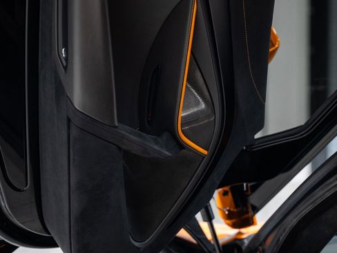 Used 2018 McLaren 720S Performance image 25