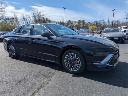 New 2025 Hyundai Sonata Limited image 2