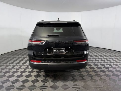 Used 2023 Jeep Grand Cherokee L Laredo AWD/4WD image 9