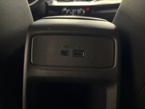 Used 2025 Chevrolet Trax LT FWD image 27