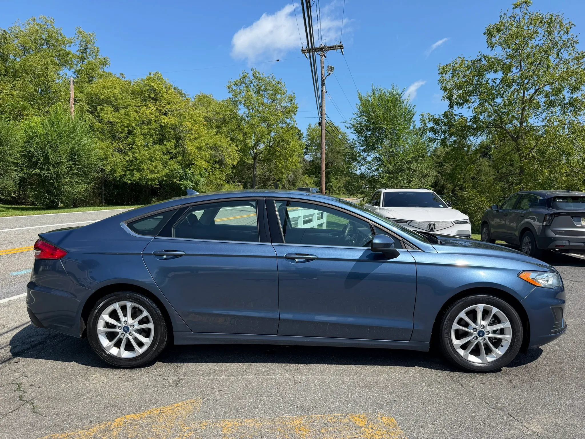 Used 2019 Ford Fusion SE FWD image 8