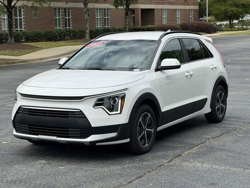 Certified 2025 Kia Niro LX FWD image 2