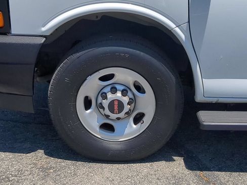 Used 2022 GMC Savana 3500 LS RWD image 34