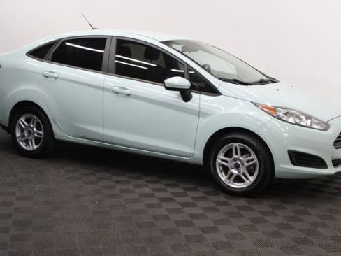Used 2019 Ford Fiesta SE image 1