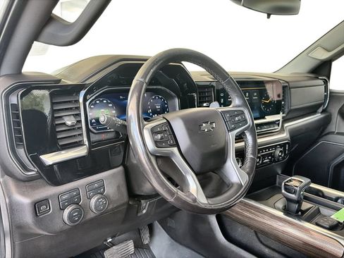 Certified 2022 Chevrolet Silverado 1500 RST AWD/4WD image 10