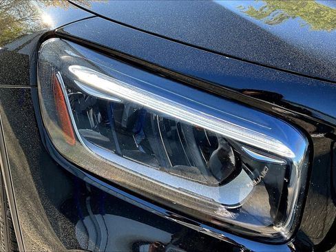 Used 2025 Mercedes-Benz GLB 250 image 34