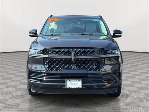 Used 2026 Lincoln Navigator L Reserve w/ Jet Appearance Package AWD/4WD image 2