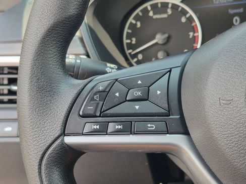 Used 2025 Nissan Altima 2.5 SV FWD image 22
