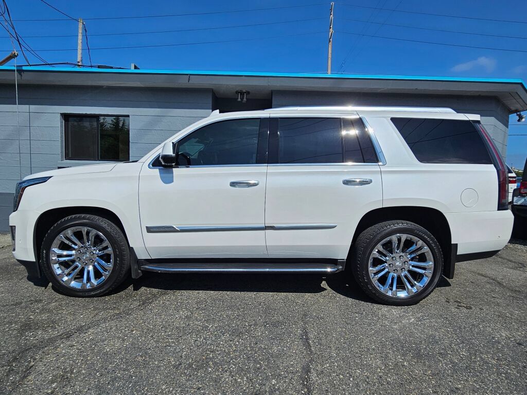 Used 2018 Cadillac Escalade Premium Luxury w/ LPO, Radiant Package AWD/4WD image 2