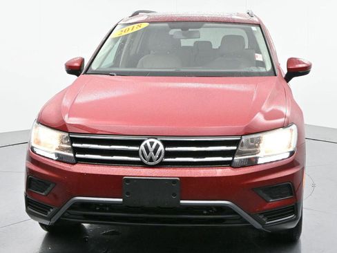 Used 2018 Volkswagen Tiguan SE w/ Panoramic Sunroof Package image 2