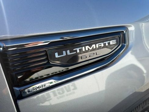 Used 2023 GMC Sierra 1500 Denali Ultimate AWD/4WD image 8