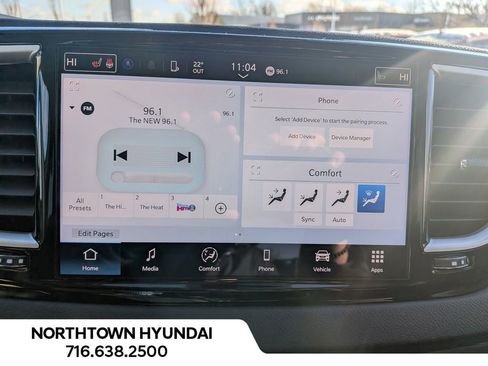 Used 2024 Chrysler Pacifica Touring-L image 24