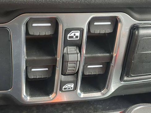 Certified 2025 Jeep Wrangler Unlimited Sport AWD/4WD image 23