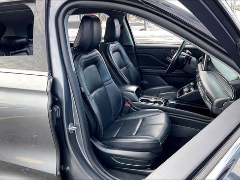 Used 2022 Lincoln Corsair AWD w/ Premium Package image 6