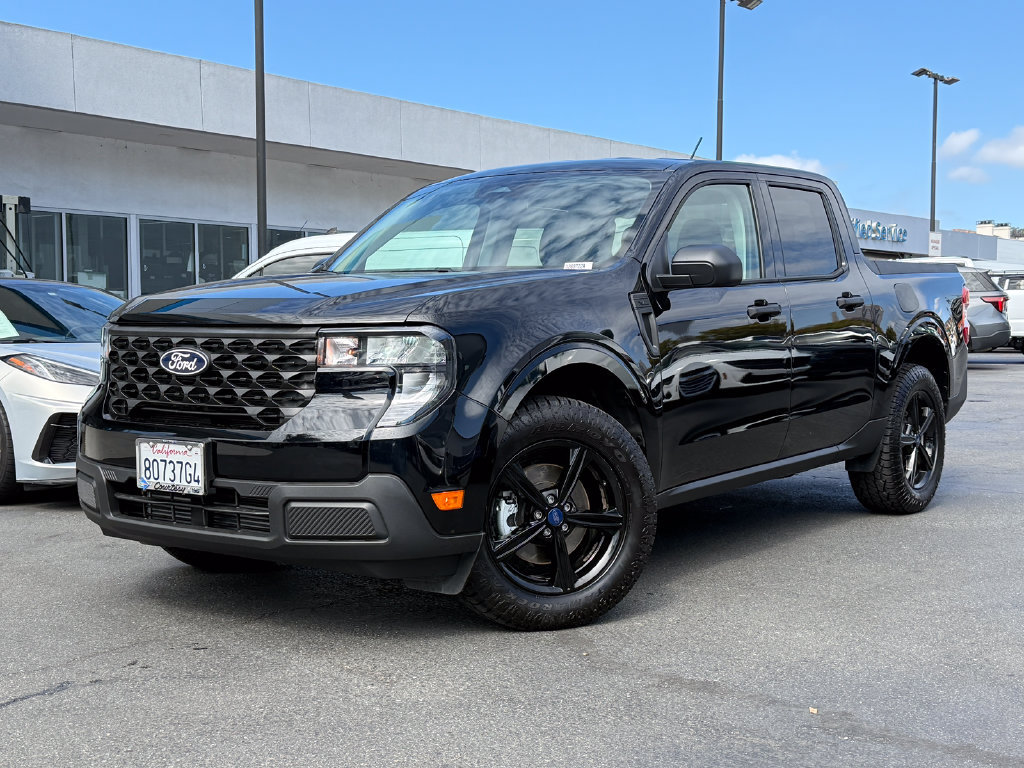 Used 2025 Ford Maverick XL w/ Equipment Group 102A AWD/4WD image 2