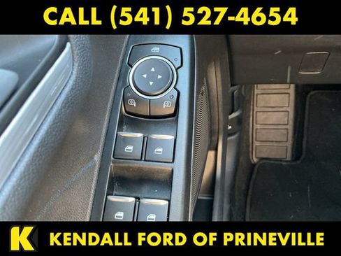 Used 2025 Ford Escape Platinum AWD/4WD image 30