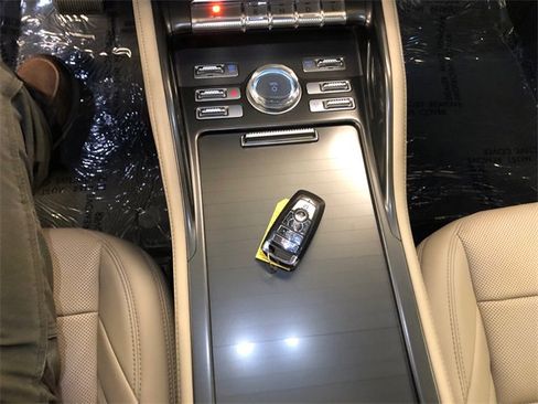 Used 2024 Lincoln Nautilus Premier w/ Equipment Group 102A image 27