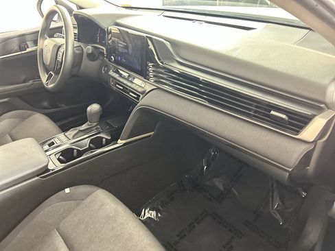 Used 2025 Toyota Camry LE FWD image 27
