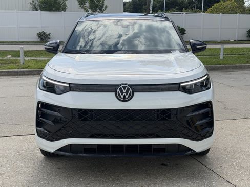New 2026 Volkswagen Tiguan SE R-Line AWD/4WD image 2