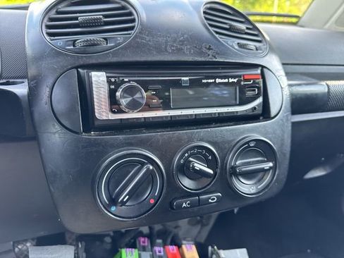 Used 2000 Volkswagen Beetle GLX FWD image 15