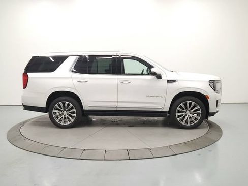 Used 2021 GMC Yukon Denali w/ Denali Premium Package AWD/4WD image 9