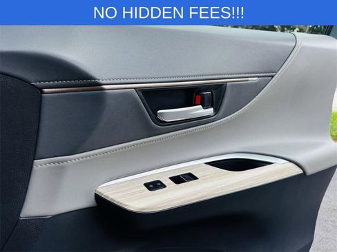 Used 2024 Toyota Venza Limited image 18