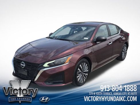 Used 2025 Nissan Altima 2.5 SV FWD image 1